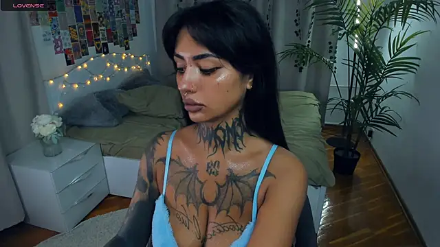 Snapshot of CharimgSabrina chatting on 11/28/25, 06:16 CharimgSabrina online show from 11/28/25, 06:16