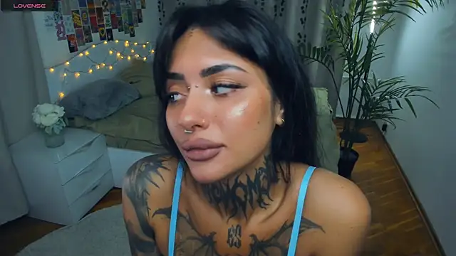 Snapshot of CharimgSabrina chatting on 11/29/25, 06:16 CharimgSabrina online show from 11/29/25, 06:16