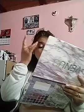 Snapshot of BiancaSteel chatting on 03/23/25, 04:38 BiancaSteel online show from 03/23/25, 04:38