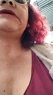 Snapshot of BiancaSteel chatting on 10/28/25, 05:37 BiancaSteel online show from 10/28/25, 05:37