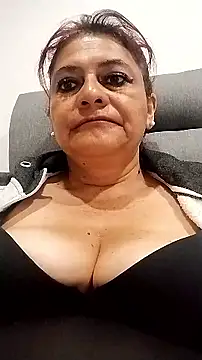 Snapshot of BiancaSteel chatting on 11/06/25, 12:39 BiancaSteel online show from 11/06/25, 12:39