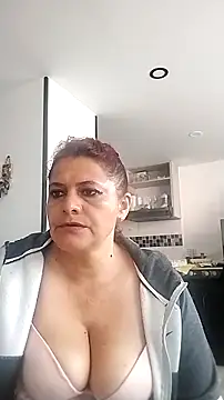 Snapshot of BiancaSteel chatting on 11/07/25, 01:00 BiancaSteel online show from 11/07/25, 01:00