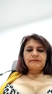 Snapshot of BiancaSteel chatting on 11/22/25, 01:26 BiancaSteel online show from 11/22/25, 01:26