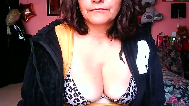 Snapshot of BiancaSteel chatting on 07/22/26, 03:48 BiancaSteel online show from 07/22/26, 03:48
