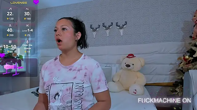 LeilaHiuston online show from 11/17/25, 07:19