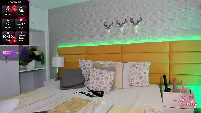 Snapshot of LeilaHiuston chatting on 02/19/26, 01:45 LeilaHiuston online show from 02/19/26, 01:45