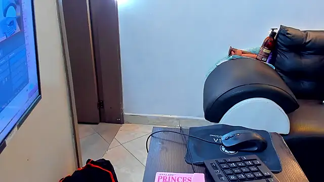 Snapshot of Sasha_rd chatting on 02/03/26, 01:05 Sasha rd online show from 02/03/26, 01:05