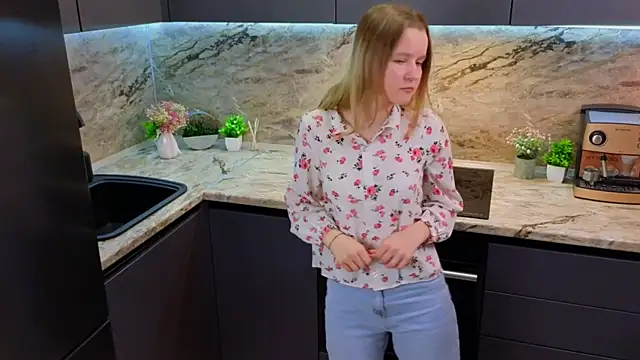 Snapshot of BlytheCleeton chatting on 03/06/25, 01:58 BlytheCleeton online show from 03/06/25, 01:58