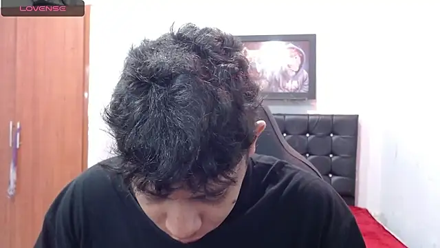 Snapshot of Alejandroo_22 chatting on 03/15/25, 01:07 Alejandroo 22 online show from 03/15/25, 01:07
