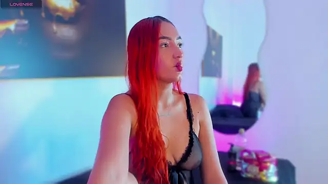 Snapshot of SahraJohnsonn chatting on 03/11/25, 12:28 SahraJohnsonn online show from 03/11/25, 12:28