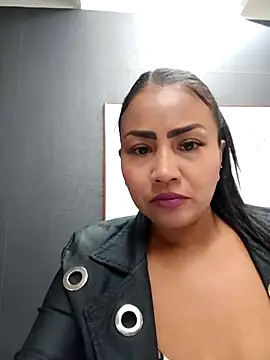 Snapshot of Ariana_Rodriguez chatting on 03/11/25, 03:23 Ariana Rodriguez online show from 03/11/25, 03:23