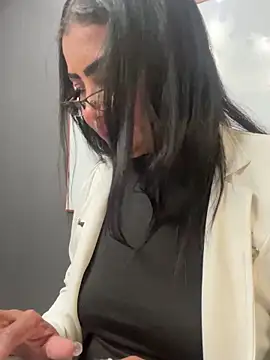 Snapshot of Ariana_Rodriguez chatting on 03/19/25, 02:24 Ariana Rodriguez online show from 03/19/25, 02:24