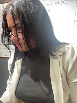 Snapshot of Ariana_Rodriguez chatting on 03/19/25, 05:50 Ariana Rodriguez online show from 03/19/25, 05:50