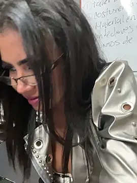 Snapshot of Ariana_Rodriguez chatting on 03/20/25, 09:35 Ariana Rodriguez online show from 03/20/25, 09:35
