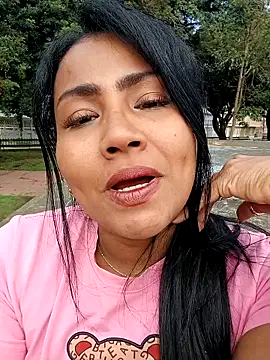 Snapshot of Ariana_Rodriguez chatting on 10/12/25, 12:59 Ariana Rodriguez online show from 10/12/25, 12:59