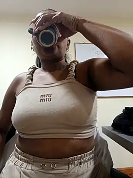 Ariana Rodriguez online show from 04/18/26, 12:14