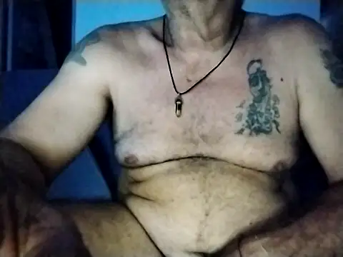 Snapshot of coolbrady17 chatting on 03/15/25, 04:10 coolbrady17 online show from 03/15/25, 04:10