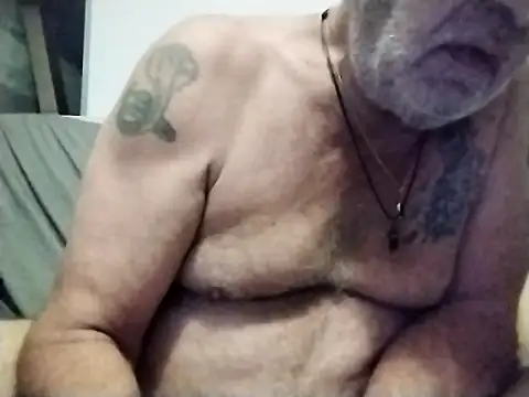 Snapshot of coolbrady17 chatting on 03/18/25, 11:31 coolbrady17 online show from 03/18/25, 11:31