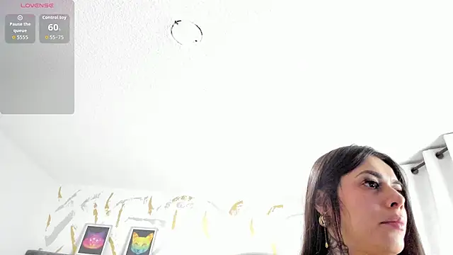 Cristal Velle online show from 11/04/25, 12:37