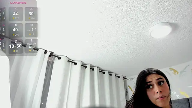 Cristal Velle online show from 12/17/25, 01:06