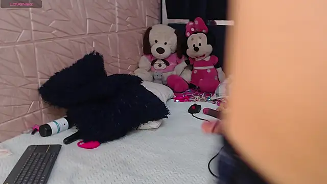 Aleska128 online show from 04/18/26, 08:51