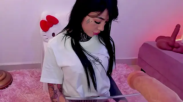 Dani Valen online show from 10/28/25, 10:01