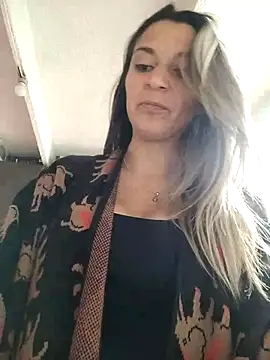 Snapshot of Isabella_Varella chatting on 03/12/25, 01:51 Isabella Varella online show from 03/12/25, 01:51