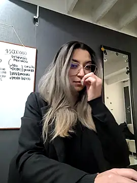 Snapshot of Isabella_Varella chatting on 03/13/25, 12:56 Isabella Varella online show from 03/13/25, 12:56