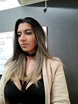 Snapshot of Isabella_Varella chatting on 03/20/25, 03:14 Isabella Varella online show from 03/20/25, 03:14