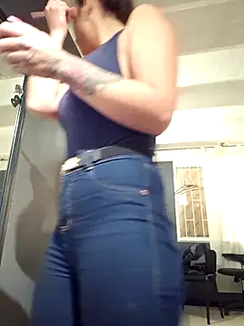 Snapshot of Isabella_Varella chatting on 09/11/25, 12:49 Isabella Varella online show from 09/11/25, 12:49