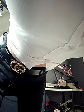 Snapshot of Isabella_Varella chatting on 09/12/25, 01:22 Isabella Varella online show from 09/12/25, 01:22