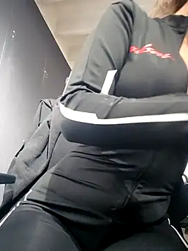 Snapshot of Isabella_Varella chatting on 09/25/25, 12:42 Isabella Varella online show from 09/25/25, 12:42