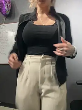 Snapshot of Isabella_Varella chatting on 01/07/26, 12:40 Isabella Varella online show from 01/07/26, 12:40