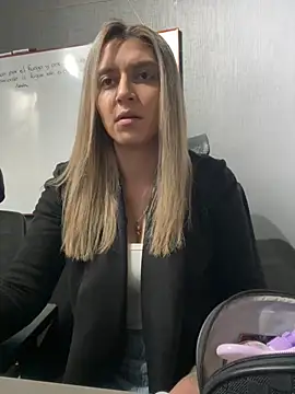 Snapshot of Isabella_Varella chatting on 01/15/26, 01:26 Isabella Varella online show from 01/15/26, 01:26