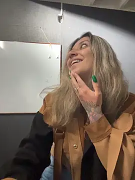 Snapshot of Isabella_Varella chatting on 02/23/26, 12:24 Isabella Varella online show from 02/23/26, 12:24