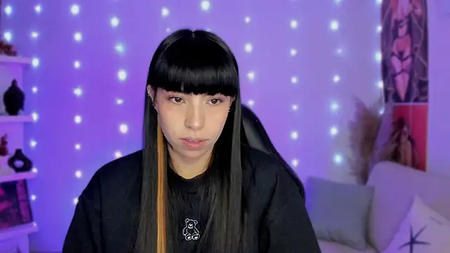 Snapshot of Saraa_Desiree chatting on 12/01/25, 10:48 Saraa Desiree online show from 12/01/25, 10:48