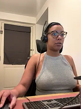 Snapshot of Melia_Rayne chatting on 01/08/26, 11:23 Melia Rayne online show from 01/08/26, 11:23