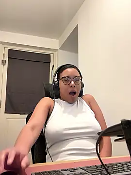 Snapshot of Melia_Rayne chatting on 01/09/26, 11:46 Melia Rayne online show from 01/09/26, 11:46