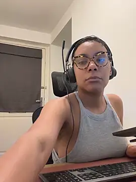 Snapshot of Melia_Rayne chatting on 01/15/26, 03:05 Melia Rayne online show from 01/15/26, 03:05