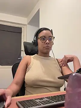 Snapshot of Melia_Rayne chatting on 01/16/26, 11:14 Melia Rayne online show from 01/16/26, 11:14