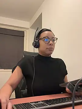 Snapshot of Melia_Rayne chatting on 02/20/26, 11:22 Melia Rayne online show from 02/20/26, 11:22