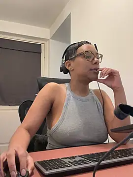 Snapshot of Melia_Rayne chatting on 02/24/26, 10:46 Melia Rayne online show from 02/24/26, 10:46