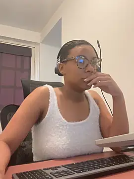 Melia Rayne online show from 04/21/26, 09:37