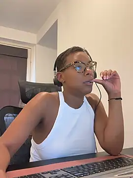 Melia Rayne online show from 06/25/26, 10:20