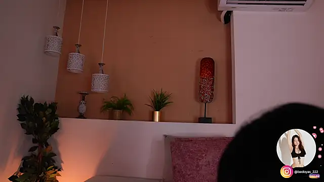 alison222  online show from 11/13/25, 08:19