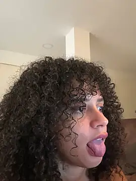 Snapshot of KittyTwerk_2 chatting on 03/15/25, 01:07 KittyTwerk 2 online show from 03/15/25, 01:07