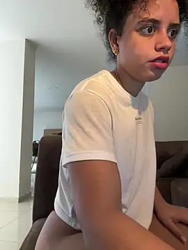 Snapshot of KittyTwerk_2 chatting on 03/18/25, 02:15 KittyTwerk 2 online show from 03/18/25, 02:15