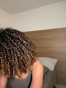 Snapshot of KittyTwerk_2 chatting on 10/09/25, 05:22 KittyTwerk 2 online show from 10/09/25, 05:22