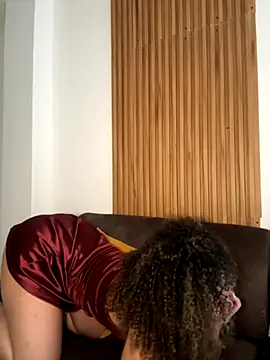 Snapshot of KittyTwerk_2 chatting on 10/28/25, 01:25 KittyTwerk 2 online show from 10/28/25, 01:25