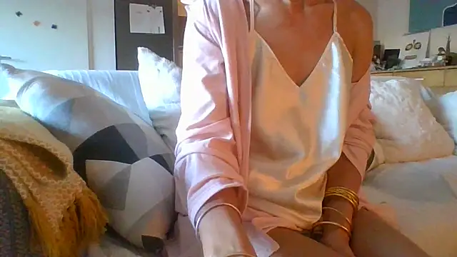 Valentinette online show from 10/30/25, 06:59